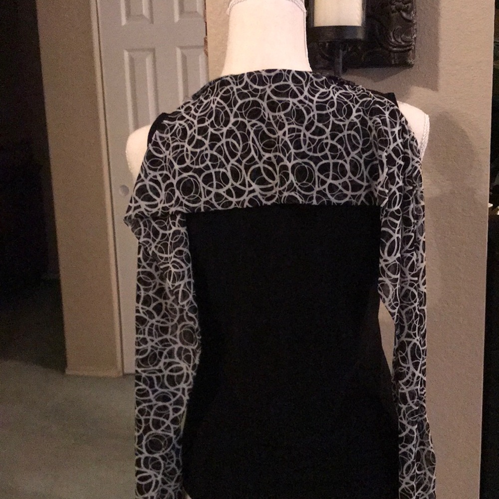 Top - Picture 4 of 4